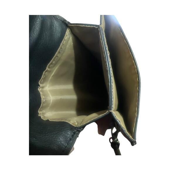 2Chique Boutique Women’s Rhinestone Bling Cell Phone Case and Crossbody - Picture 5 of 6